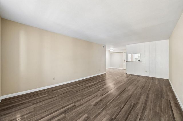 4647 Wild Indigo Street 359, Houston, TX 77027