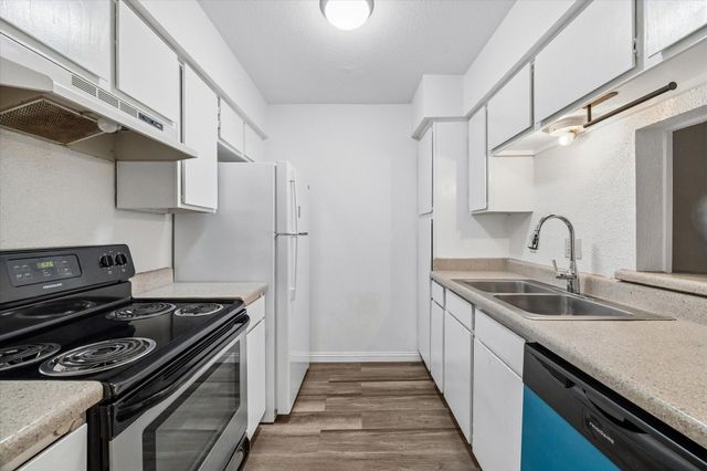 4647 Wild Indigo Street 359, Houston, TX 77027