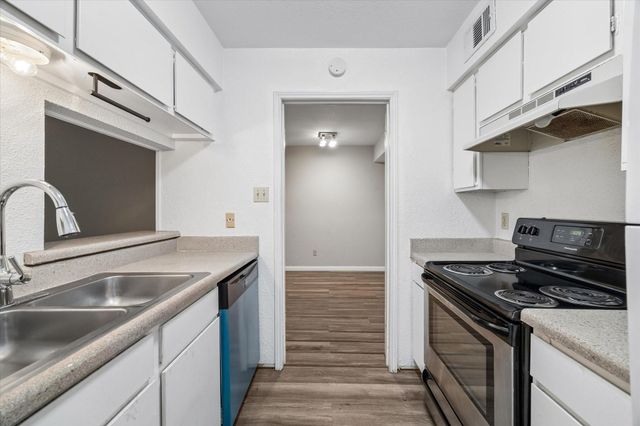4647 Wild Indigo Street 359, Houston, TX 77027