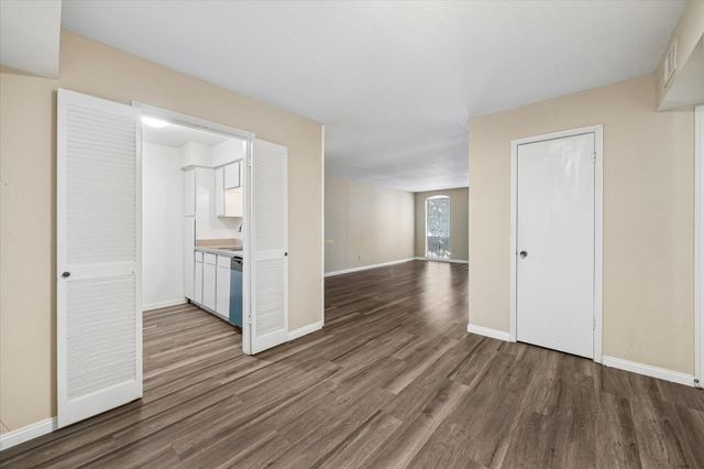 4647 Wild Indigo Street 359, Houston, TX 77027