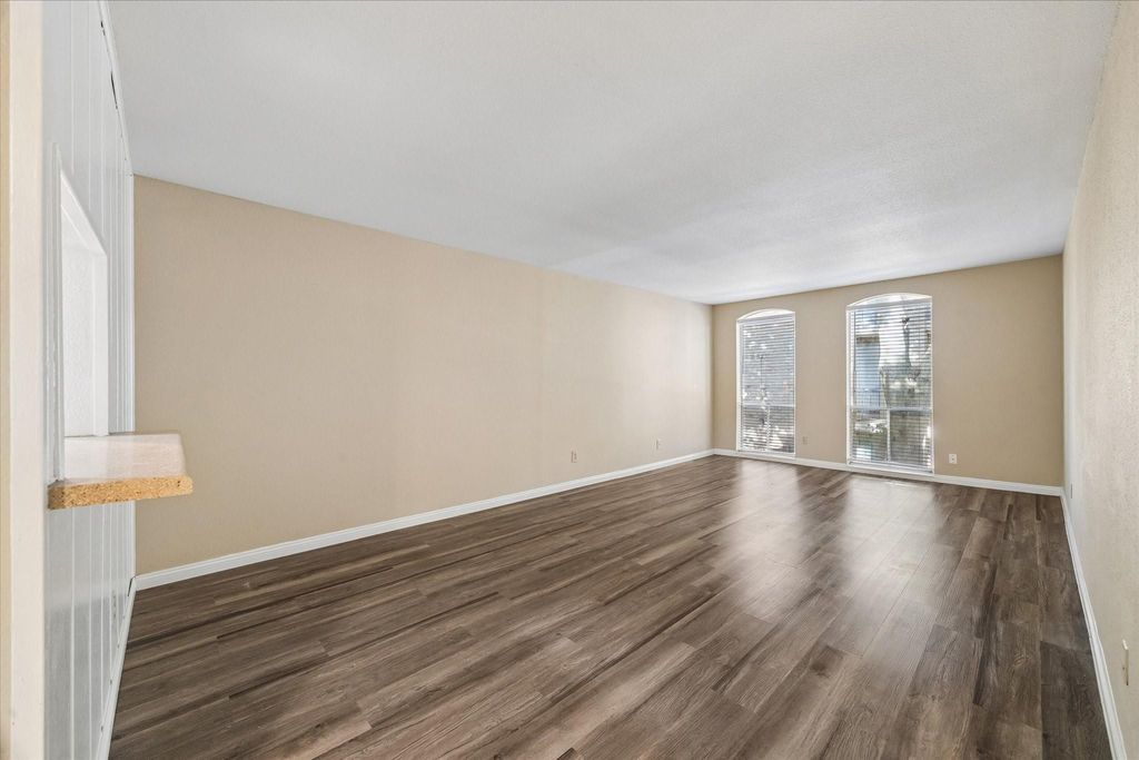 4647 Wild Indigo Street 359, Houston, TX 77027