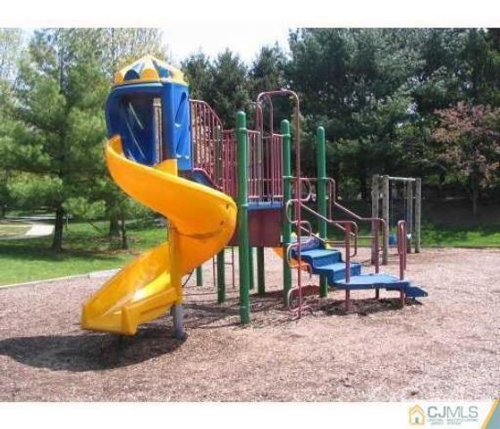 5 Pembrook Avenue, North Brunswick, NJ 08902