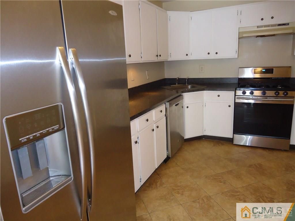5 Pembrook Avenue, North Brunswick, NJ 08902