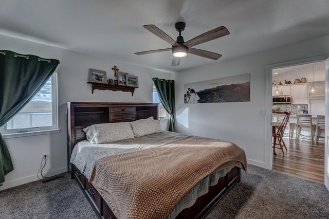 22933 GATEWAY DR, Box Elder, SD 57719