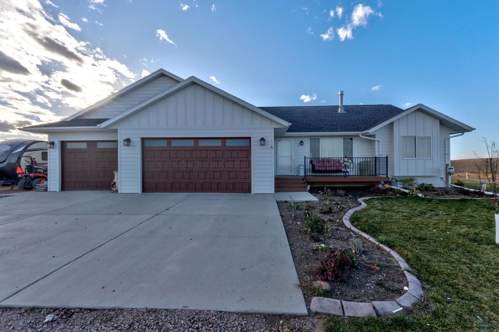 22933 GATEWAY DR, Box Elder, SD 57719