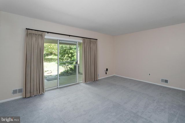 11 ABELIA CT, Lawrence Township, NJ 08648
