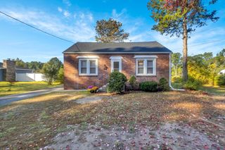 194 Lockhouse Rd, Westfield, MA 01085