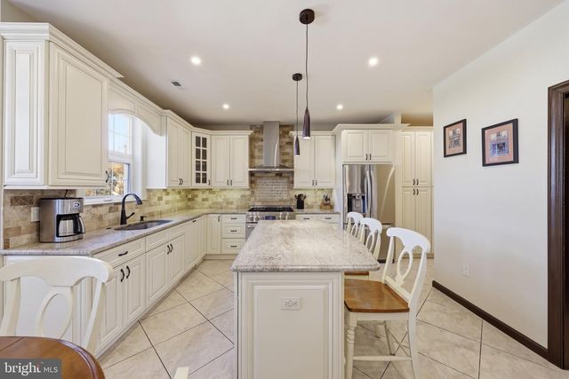 16 FOAL TRL, Sewell, NJ 08080