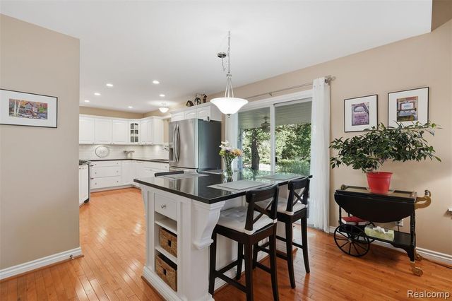 4909 Yax Pointe Drive, Howell, MI 48843