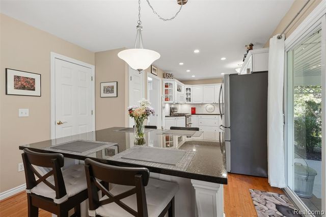 4909 Yax Pointe Drive, Howell, MI 48843