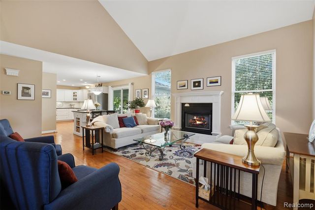 4909 Yax Pointe Drive, Howell, MI 48843
