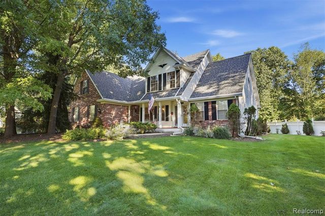 4909 Yax Pointe Drive, Howell, MI 48843
