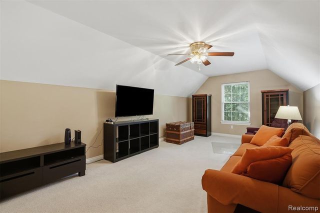 4909 Yax Pointe Drive, Howell, MI 48843
