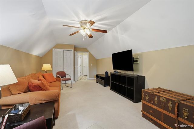 4909 Yax Pointe Drive, Howell, MI 48843