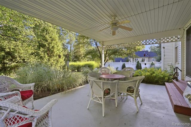 4909 Yax Pointe Drive, Howell, MI 48843