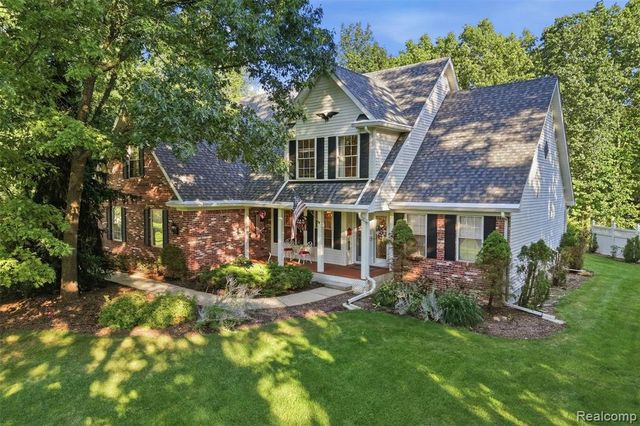 4909 Yax Pointe Drive, Howell, MI 48843