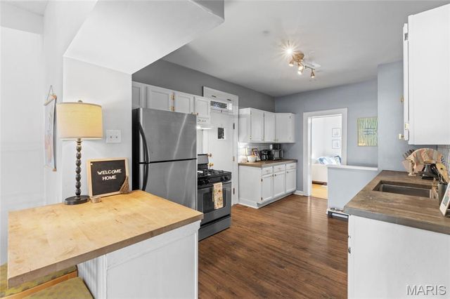 7346 Gayola Place, St Louis, MO 63143