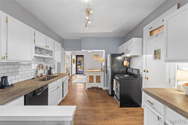 7346 Gayola Place, St Louis, MO 63143