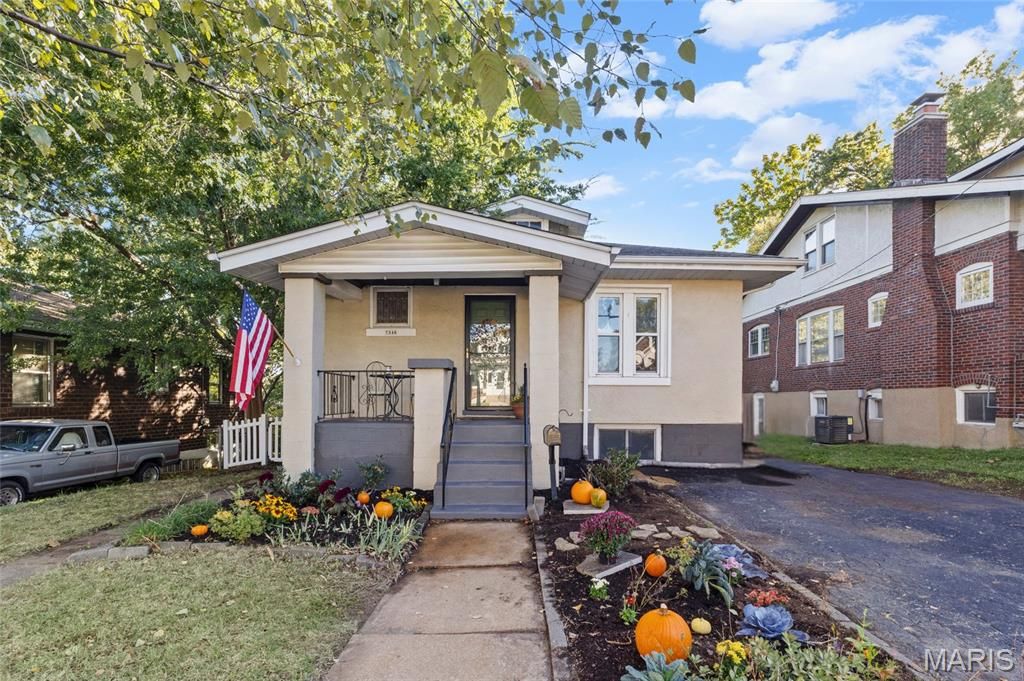 7346 Gayola Place, St Louis, MO 63143