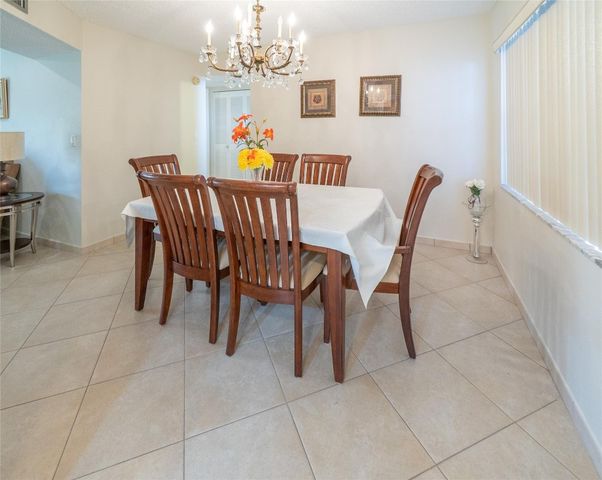 4000 NW 44th Avenue 208, Lauderdale Lakes, FL 33319