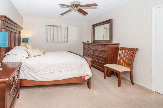 4000 NW 44th Avenue 208, Lauderdale Lakes, FL 33319