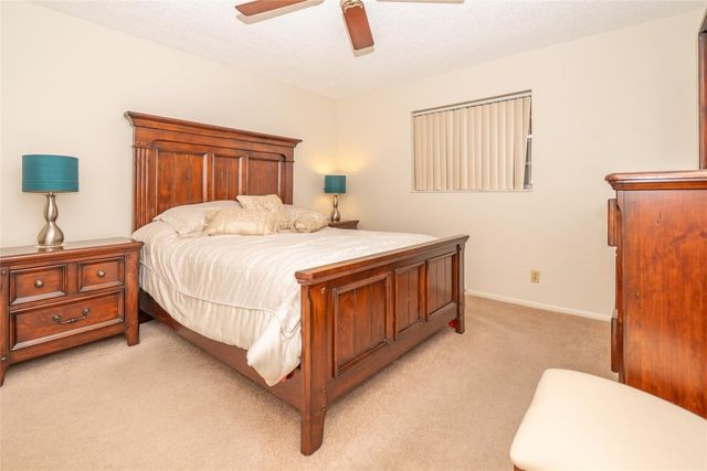 4000 NW 44th Avenue 208, Lauderdale Lakes, FL 33319