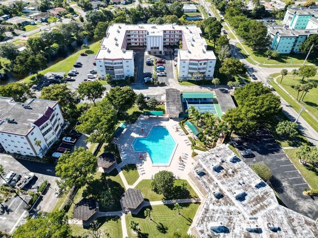 4000 NW 44th Avenue 208, Lauderdale Lakes, FL 33319