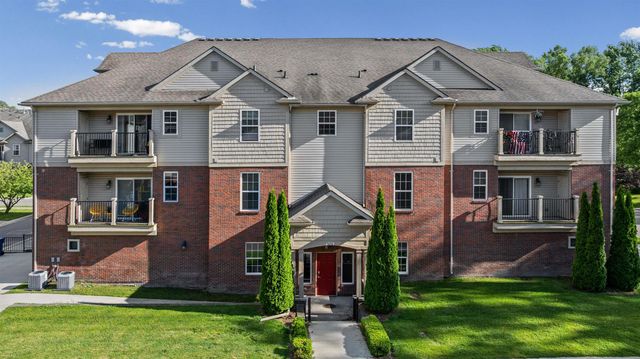5656 Flagstaff Pines Drive, Shelby Twp, MI 48317