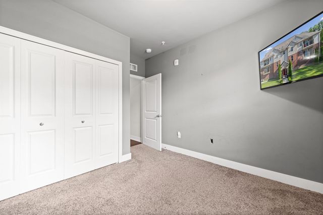 5656 Flagstaff Pines Drive, Shelby Twp, MI 48317