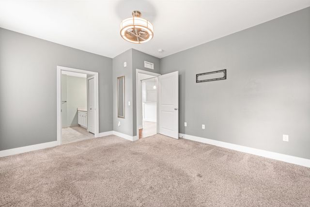 5656 Flagstaff Pines Drive, Shelby Twp, MI 48317