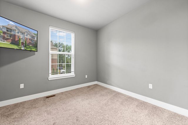 5656 Flagstaff Pines Drive, Shelby Twp, MI 48317