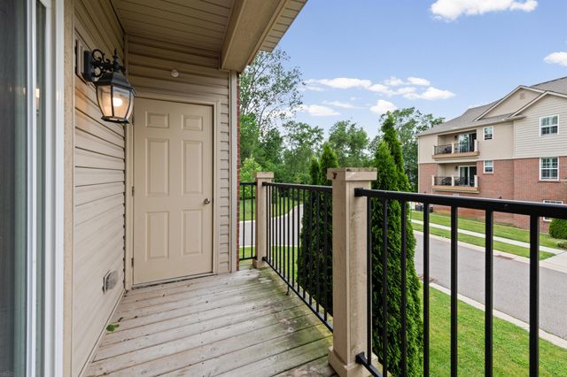 5656 Flagstaff Pines Drive, Shelby Twp, MI 48317