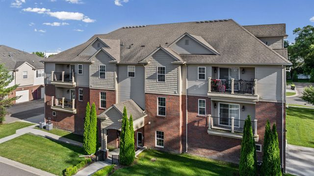 5656 Flagstaff Pines Drive, Shelby Twp, MI 48317