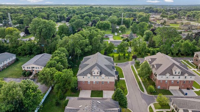 5656 Flagstaff Pines Drive, Shelby Twp, MI 48317