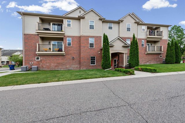 5656 Flagstaff Pines Drive, Shelby Twp, MI 48317