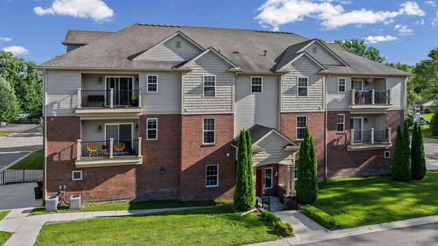 5656 Flagstaff Pines Drive, Shelby Twp, MI 48317