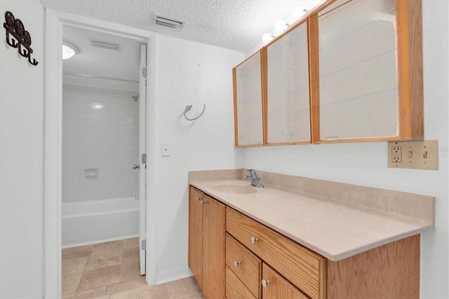 4902 38TH WAY S 109, St Petersburg, FL 33711