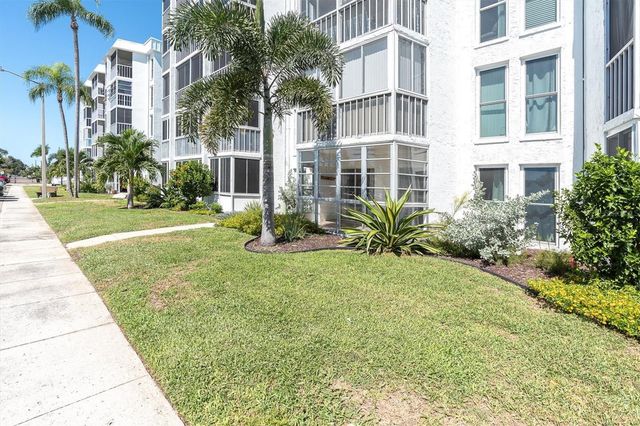 4902 38TH WAY S 109, St Petersburg, FL 33711