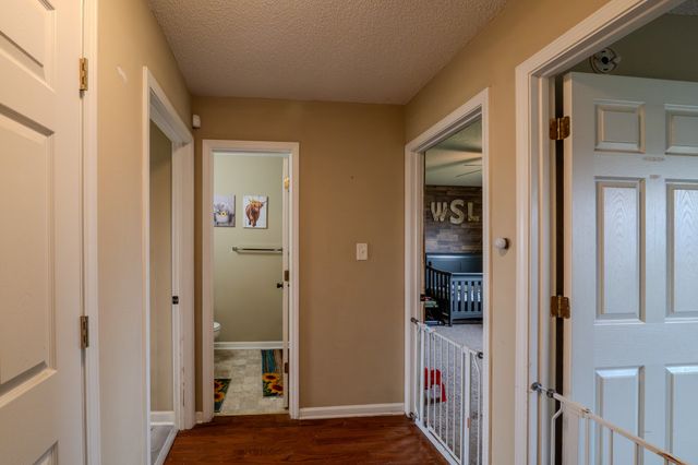 1735 Hazelwood Rd, Clarksville, TN 37042