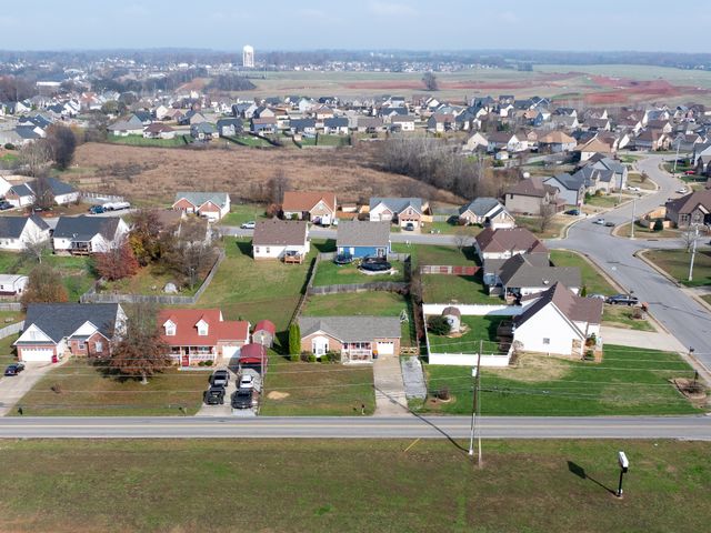 1735 Hazelwood Rd, Clarksville, TN 37042