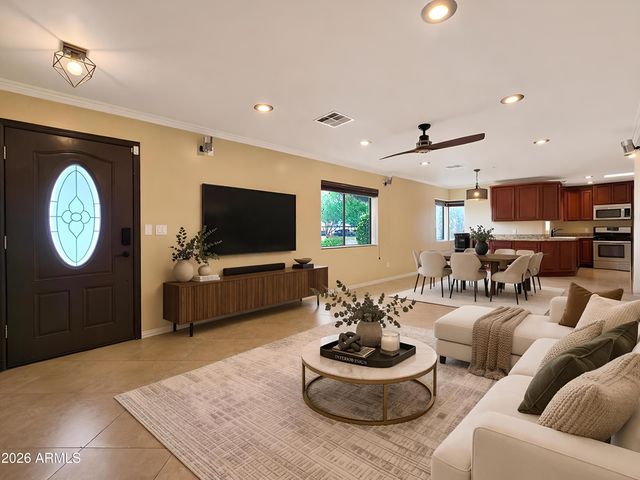 1832 W NORTHVIEW Avenue, Phoenix, AZ 85021