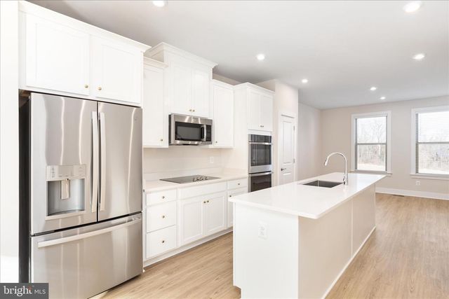 8796 NOETHER ST, Manassas, VA 20109