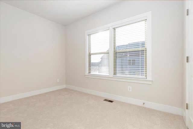 8796 NOETHER ST, Manassas, VA 20109