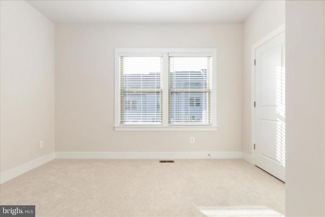 8796 NOETHER ST, Manassas, VA 20109