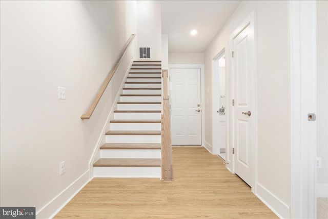 8796 NOETHER ST, Manassas, VA 20109