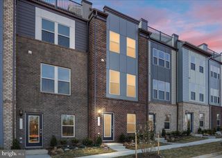 8796 NOETHER ST, Manassas, VA 20109