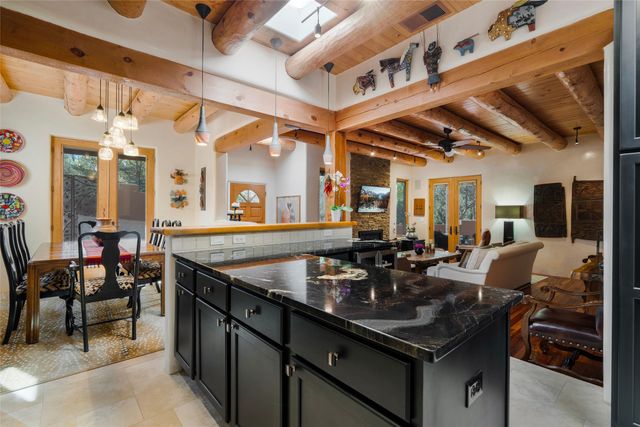 690 La Viveza Court, Santa Fe, NM 87501