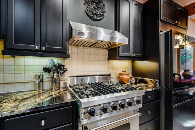 690 La Viveza Court, Santa Fe, NM 87501