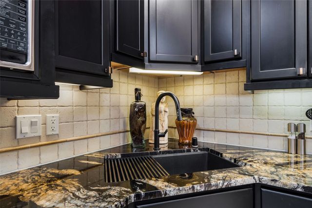 690 La Viveza Court, Santa Fe, NM 87501