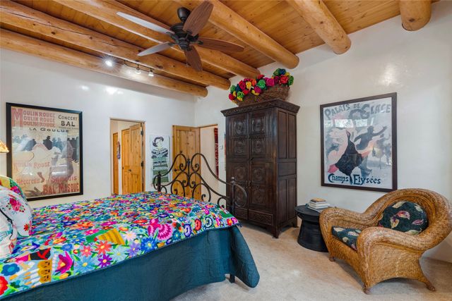 690 La Viveza Court, Santa Fe, NM 87501
